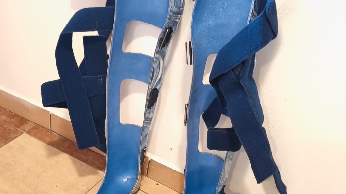 ortezy-cca-na-180-cm_2.jpg - nabízel jsem zdarma, nikdo se neozval, tak tedy prodávám za dvě láhve dobrého červeného vína .... Smetana 602562256